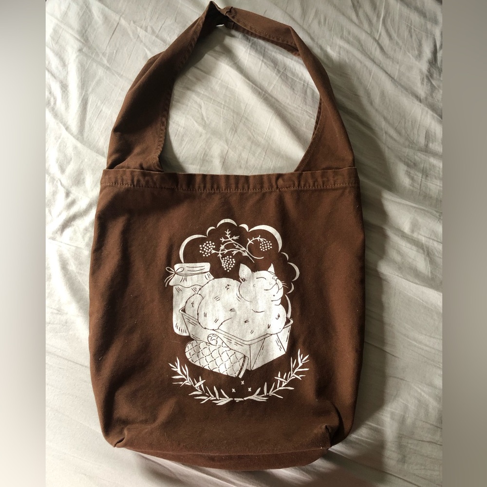 Messenger bag with cat loaf illustration